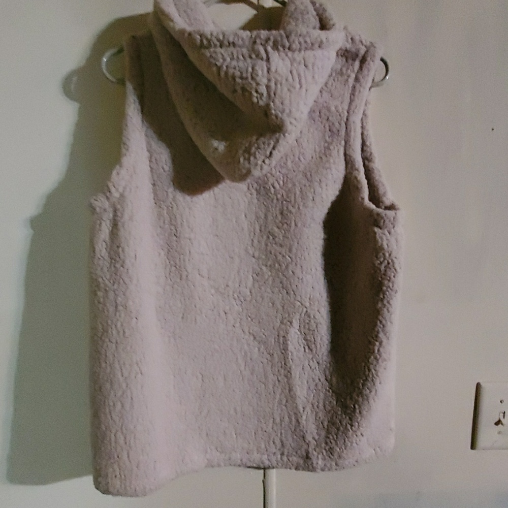 Vest - Picture 2 of 2
